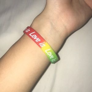 🏳️‍🌈Love is Love Bracelet🏳️‍🌈
